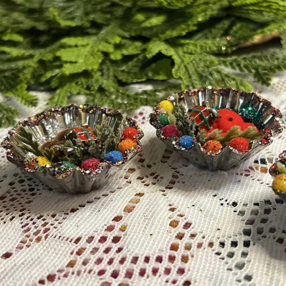Vintage Round Tart Tin Flocked Fuzzy Bears Set/3 Diorama Mid Century Ornaments